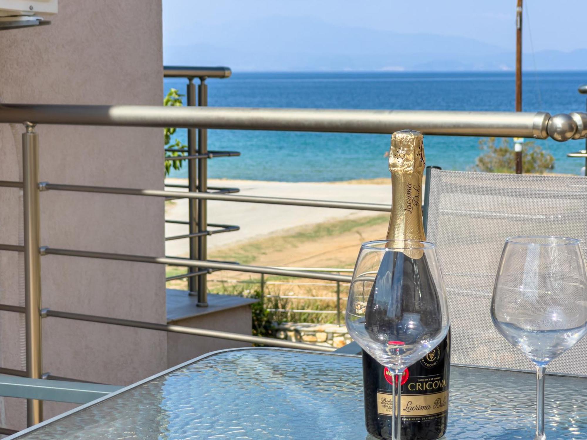 Yalos Beach Maisonettes Skala Sotiros Exterior photo