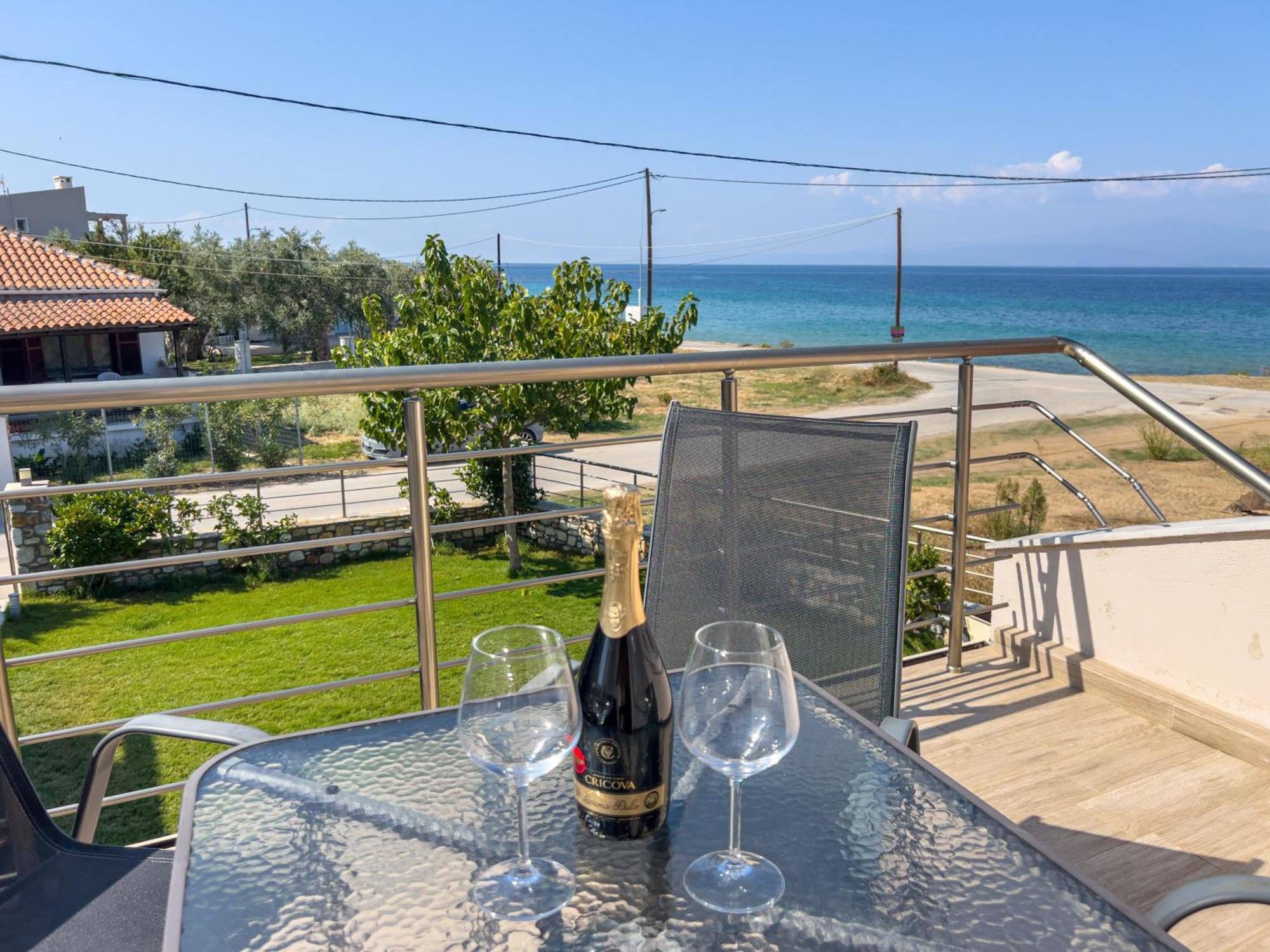 Yalos Beach Maisonettes Skala Sotiros Exterior photo