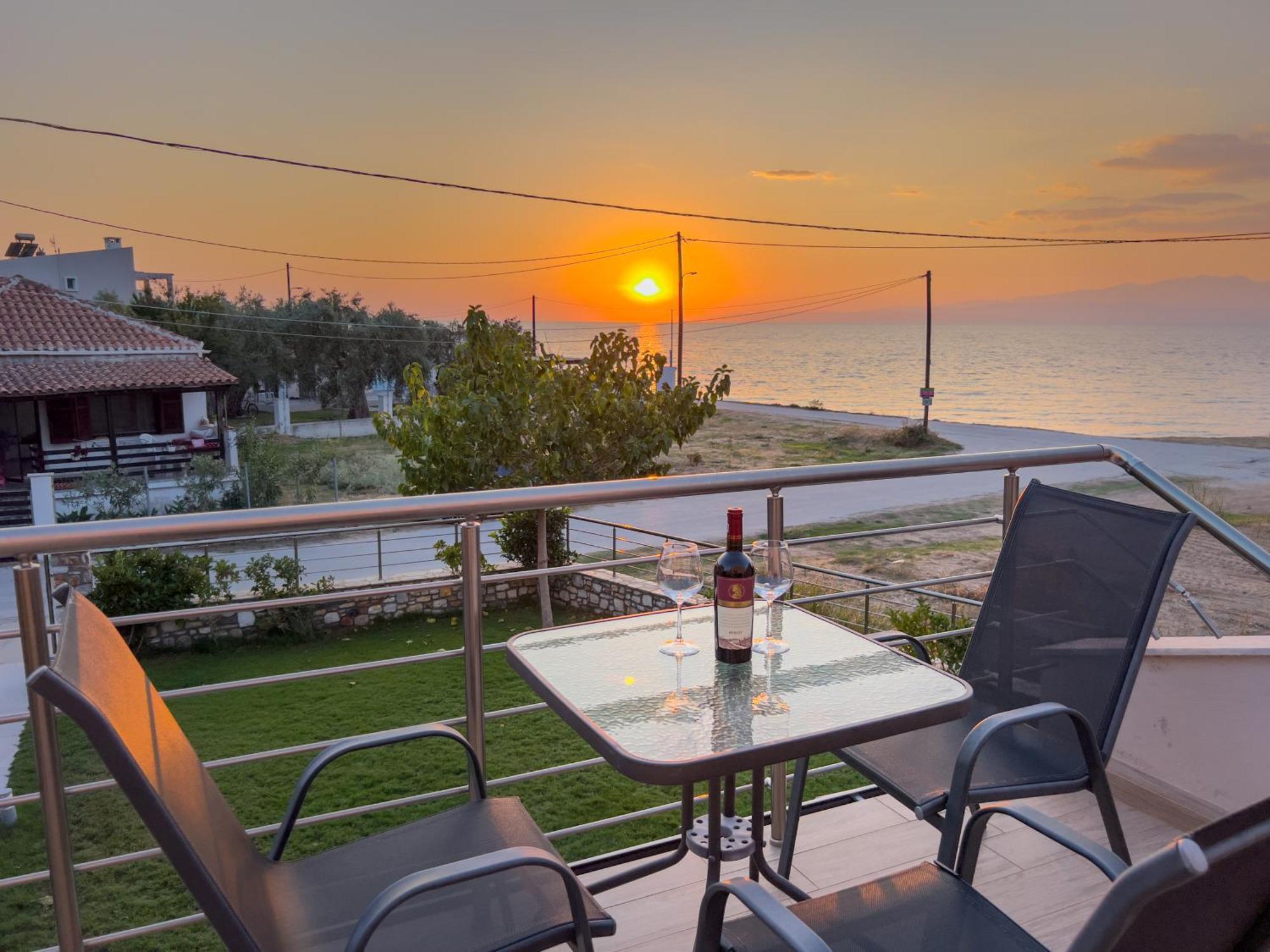 Yalos Beach Maisonettes Skala Sotiros Exterior photo